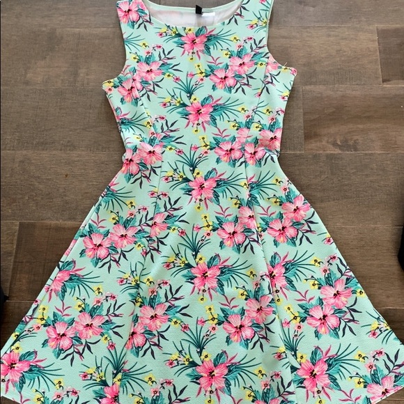 Floral Summer Dress - Picture 2 of 2